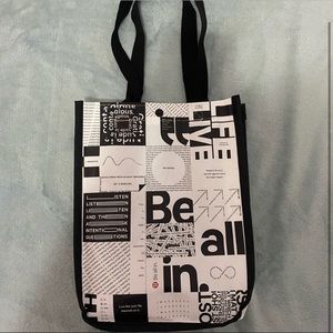 White lululemon bag